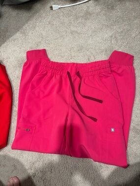 Shocking Pink High Waisted Uman Relaxed Jogger Scrub Pant
Shocking Pink